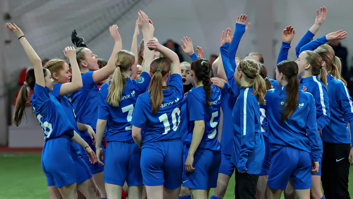 Kamphelg for Jenter 08/09